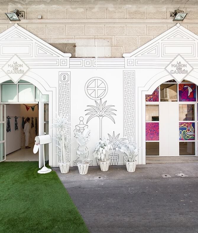Puerta Hermès La Maison des Carrés cartoncita